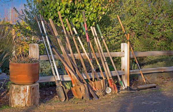 r-d_garden-tools_810_3194