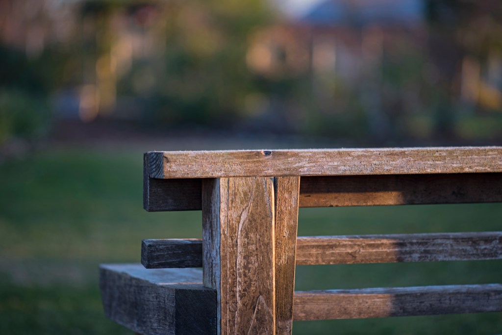 _r-d_bench_810_9348